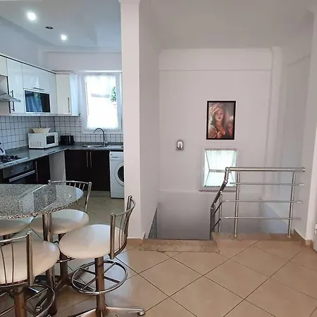 Apartament Oludenizde Havuzlu 2+1 Dublex Apart *