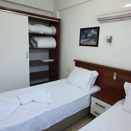 Oludenizde Havuzlu 2+1 Dublex Apart Apartament Fethiye